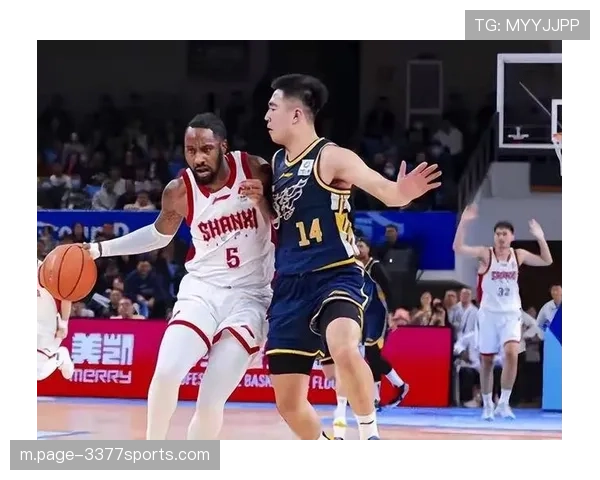 山西队三分战术执行：迪亚洛外线牵制与诺威尔突破分球的细节